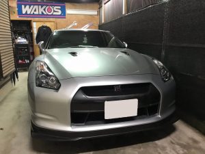 R35 Gt R のラジエター交換画像です アクティブリペア株式会社